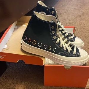 Black Converse Tennis shoes